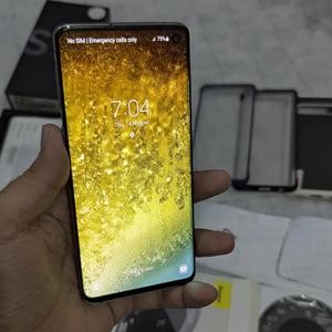 Samsung Galaxy S10 / 6GB 128 GB / PTA Official App