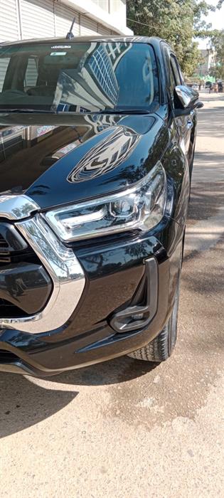 Toyota Hilux Revo V Automatic 2.8