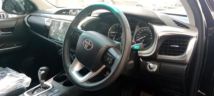 Toyota Hilux Revo V Automatic 2.8