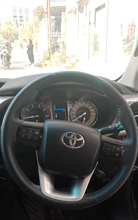 Toyota Hilux Revo V Automatic 2.8