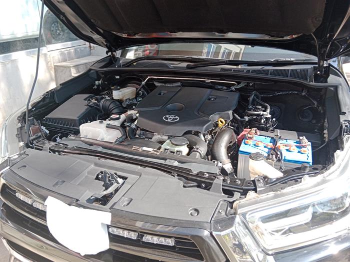 Toyota Hilux Revo V Automatic 2.8