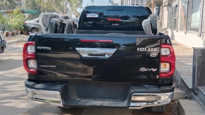 Toyota Hilux Revo V Automatic 2.8