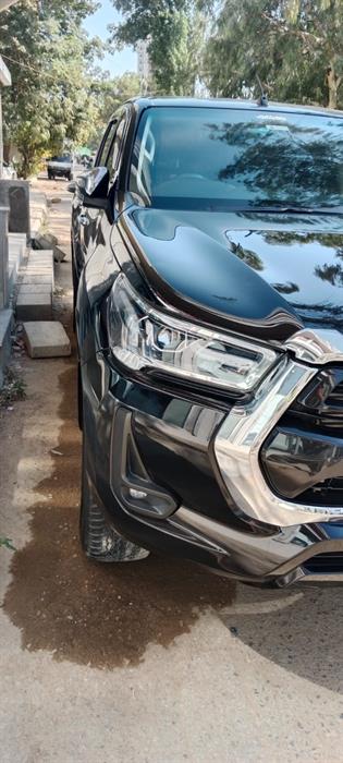 Toyota Hilux Revo V Automatic 2.8