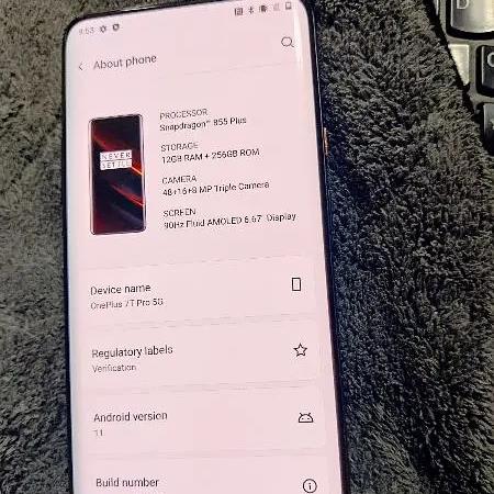One Plus 7T pro Mclaren edition